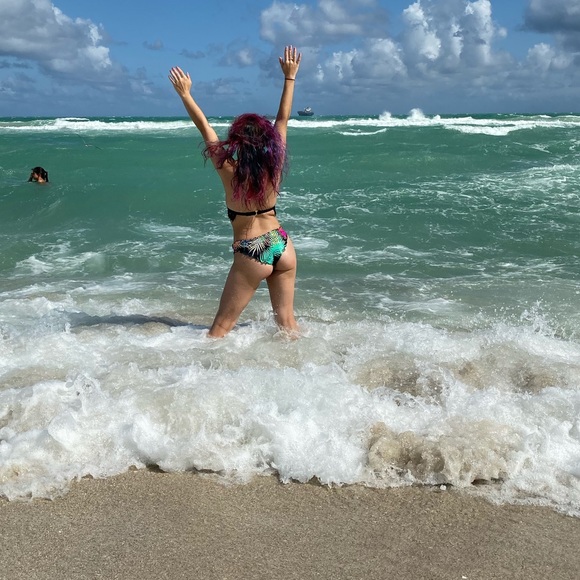 Meet your Posher, Moody - Picture 6 of 9